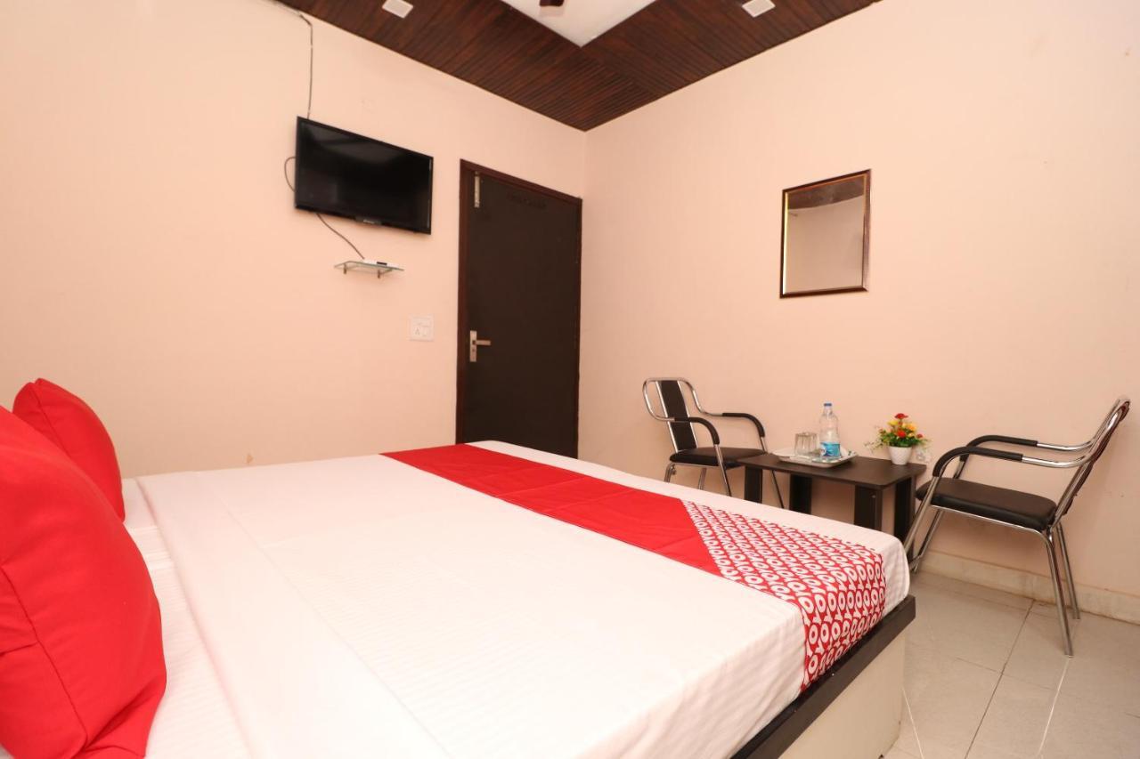 Oyo 28338 New Life Hotel Banur Luaran gambar