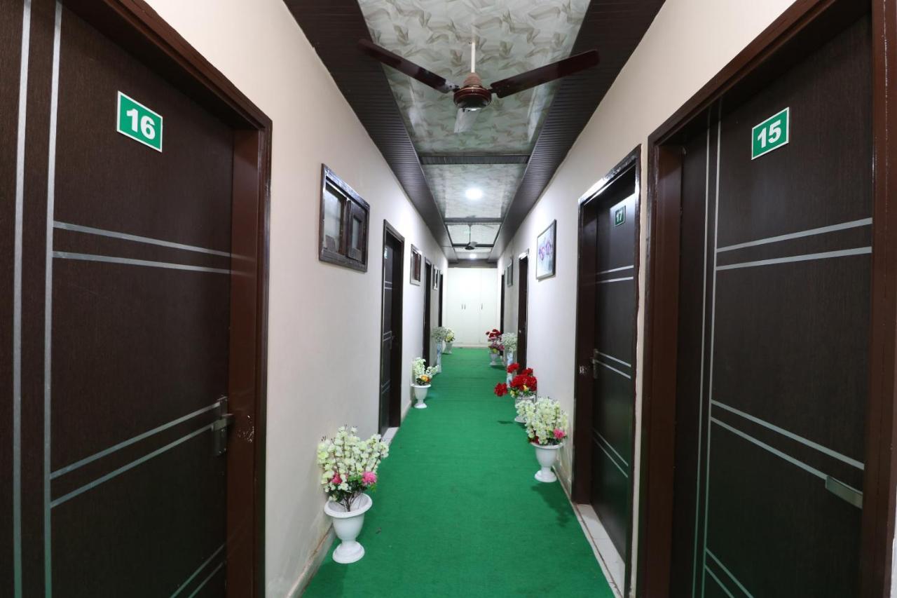 Oyo 28338 New Life Hotel Banur Luaran gambar