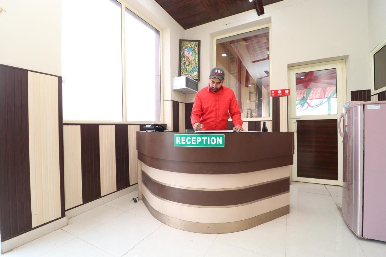 Oyo 28338 New Life Hotel Banur Luaran gambar