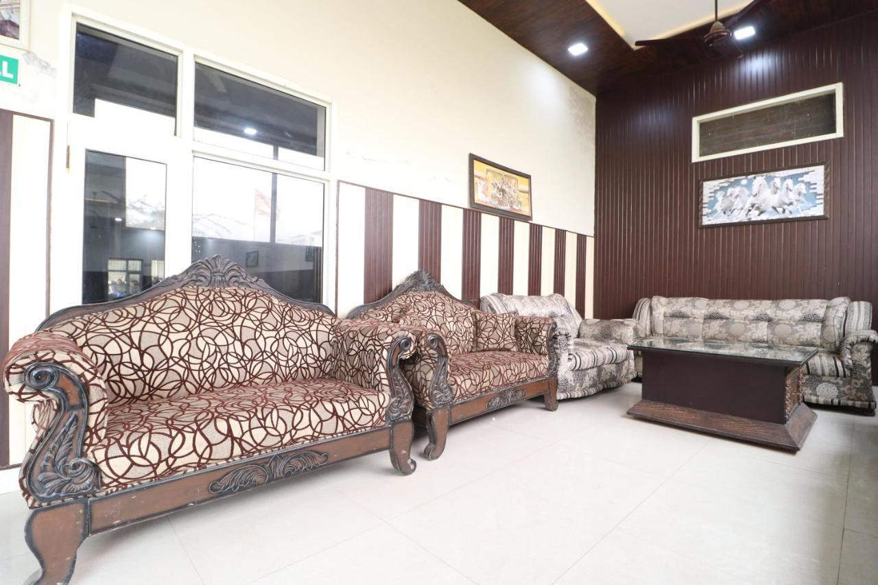 Oyo 28338 New Life Hotel Banur Luaran gambar